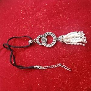 Avon Faux pearls necklace